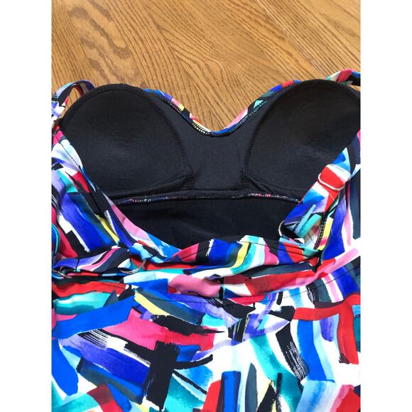 Croft & Barrow Ladies One Piece Geometric Multi Color Swimsuit Size 12 Swimwear - Picture 3 of 8
